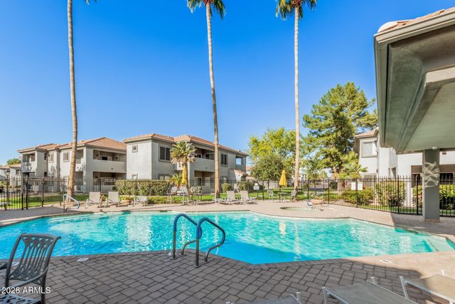 7401 W ARROWHEAD CLUBHOUSE Drive 2087, Glendale, AZ 85308