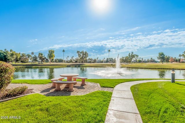 7401 W ARROWHEAD CLUBHOUSE Drive 2087, Glendale, AZ 85308