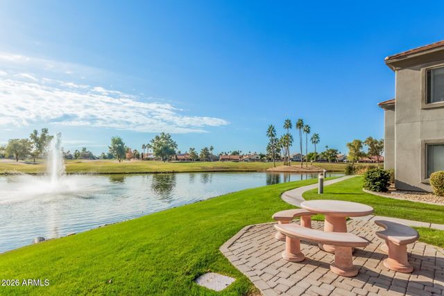 7401 W ARROWHEAD CLUBHOUSE Drive 2087, Glendale, AZ 85308