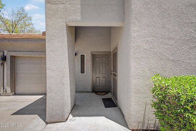 7401 W ARROWHEAD CLUBHOUSE Drive 2087, Glendale, AZ 85308