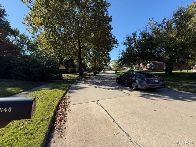 2640 Woodsage Drive, Florissant, MO 63033