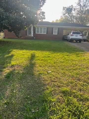 424 Dewberry Road, Cowpens, SC 29330