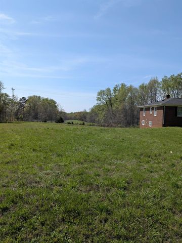 424 Dewberry Road, Cowpens, SC 29330