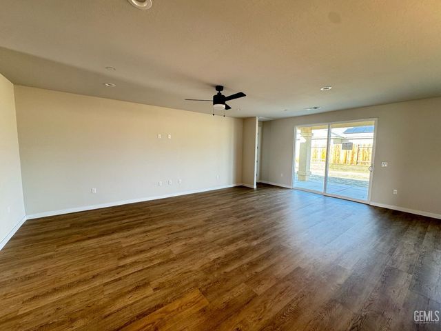 11016 Irontooth, Bakersfield, CA 93311