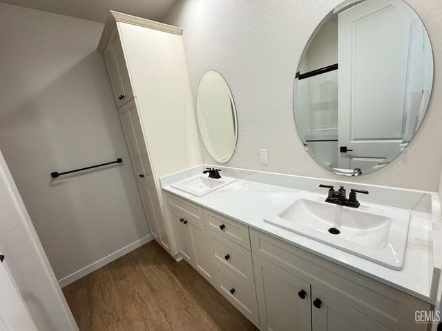 11016 Irontooth, Bakersfield, CA 93311