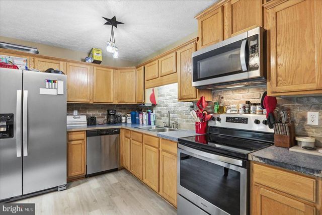 109 THOREAU DR, Inwood, WV 25428