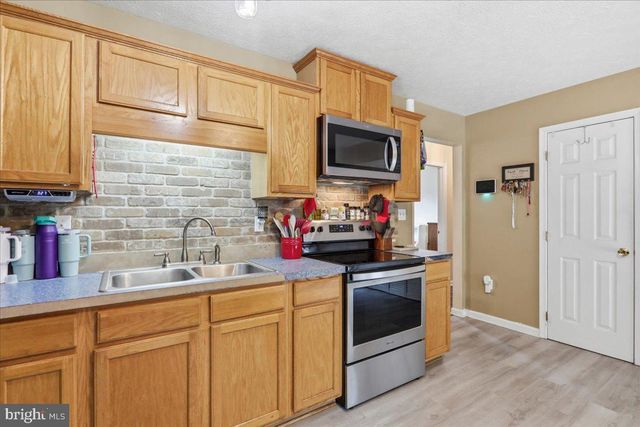109 THOREAU DR, Inwood, WV 25428