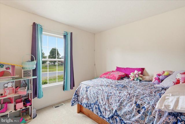109 THOREAU DR, Inwood, WV 25428