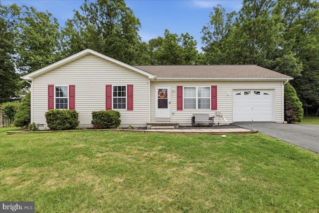 109 THOREAU DR, Inwood, WV 25428