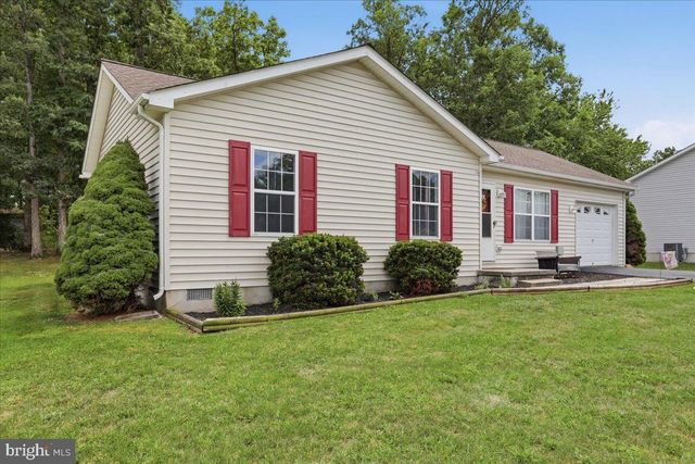 109 THOREAU DR, Inwood, WV 25428