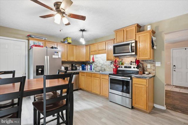 109 THOREAU DR, Inwood, WV 25428