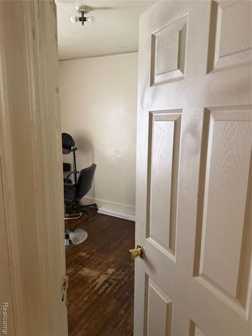 9180 Devonshire Road, Detroit, MI 48224