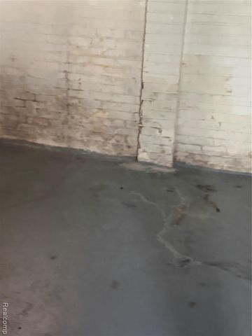 9180 Devonshire Road, Detroit, MI 48224