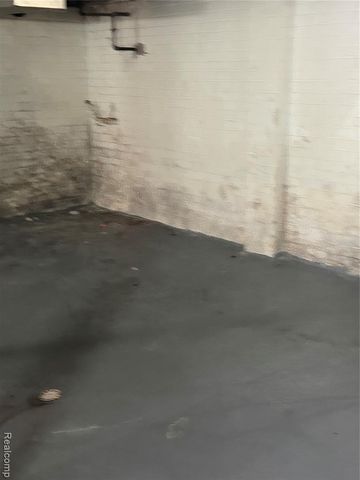 9180 Devonshire Road, Detroit, MI 48224