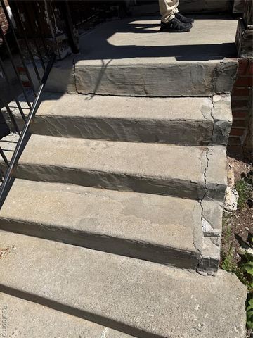 9180 Devonshire Road, Detroit, MI 48224