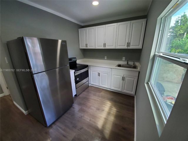 2425 NW 28th Street, Miami, FL 33142