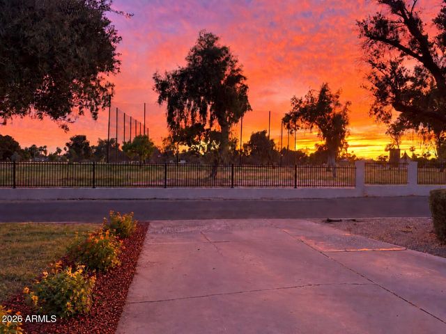 6219 N 11TH Avenue, Phoenix, AZ 85013