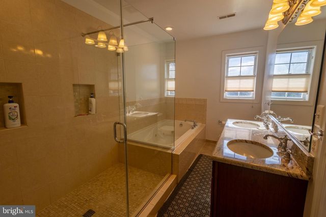 5717 OLD CLIFTON RD, Clifton, VA 20124