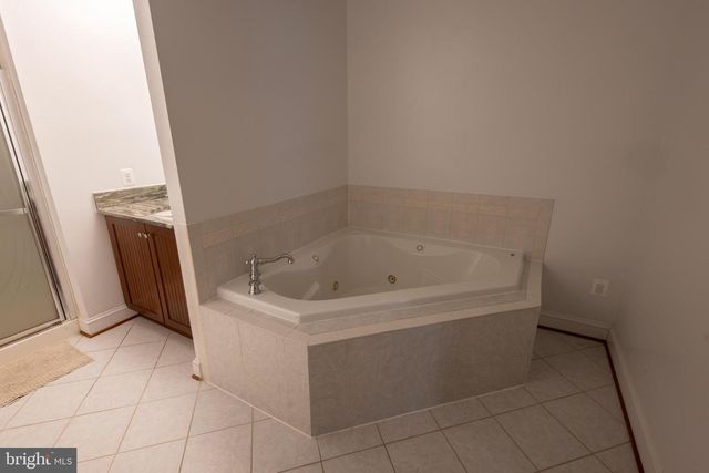 5717 OLD CLIFTON RD, Clifton, VA 20124