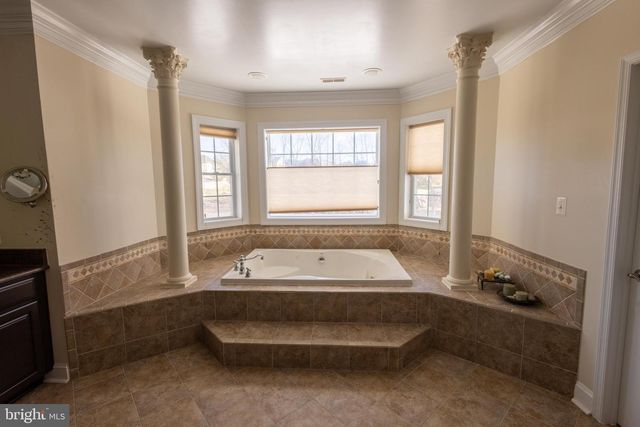 5717 OLD CLIFTON RD, Clifton, VA 20124