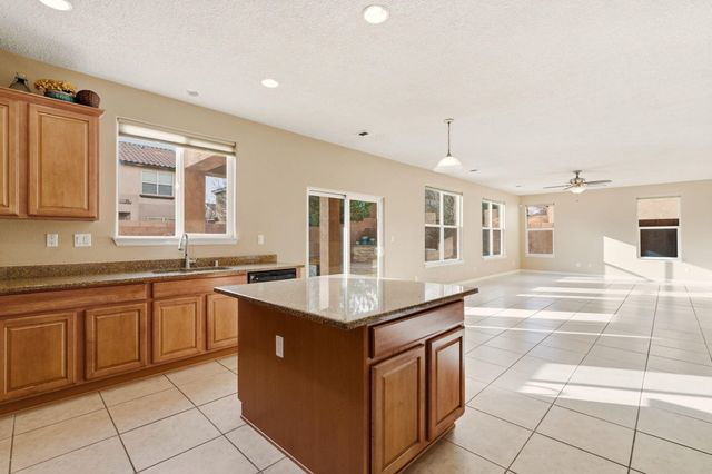 213 Paseo Vista Loop NE, Rio Rancho, NM 87124