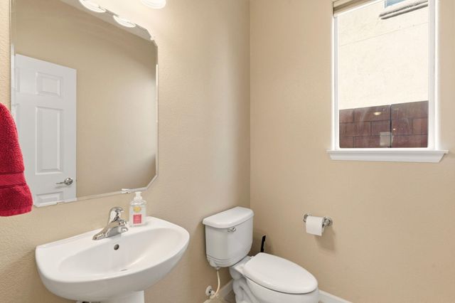 213 Paseo Vista Loop NE, Rio Rancho, NM 87124