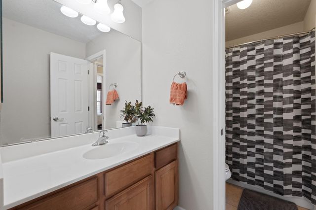 213 Paseo Vista Loop NE, Rio Rancho, NM 87124