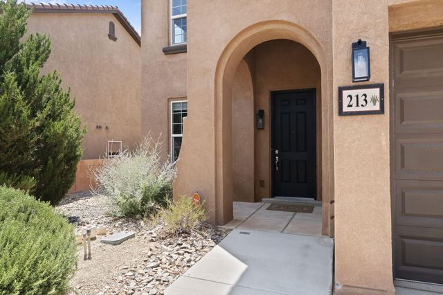 213 Paseo Vista Loop NE, Rio Rancho, NM 87124