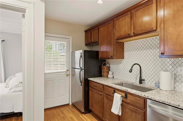 4514 Broadway Boulevard 2A, Kansas City, MO 64111