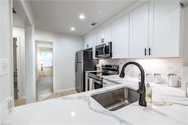 1110 Crist PL, Virginia Beach, VA 23454