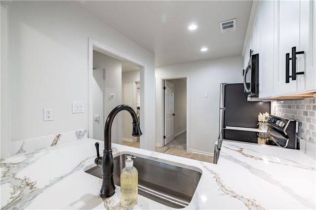 1110 Crist PL, Virginia Beach, VA 23454