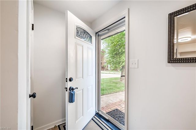 1110 Crist PL, Virginia Beach, VA 23454