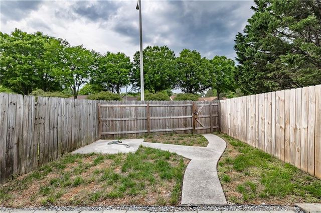 1110 Crist PL, Virginia Beach, VA 23454