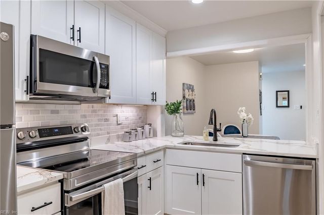 1110 Crist PL, Virginia Beach, VA 23454