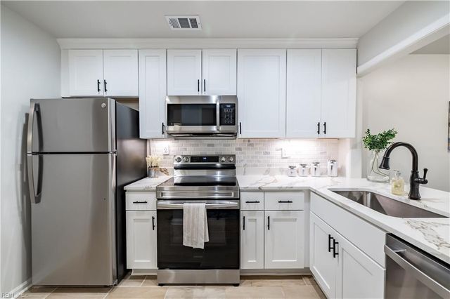 1110 Crist PL, Virginia Beach, VA 23454