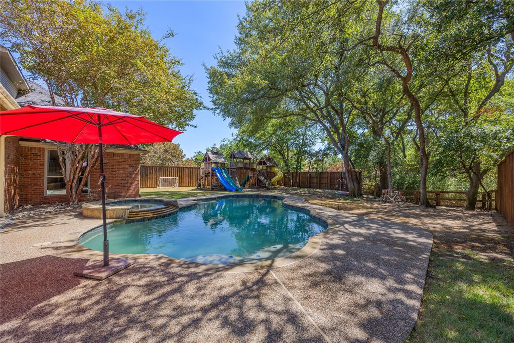 305 Brock Street, Coppell, TX 75019 — photo 2