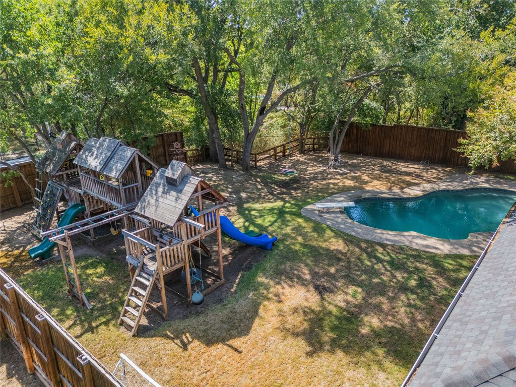 305 Brock Street, Coppell, TX 75019 — photo 3