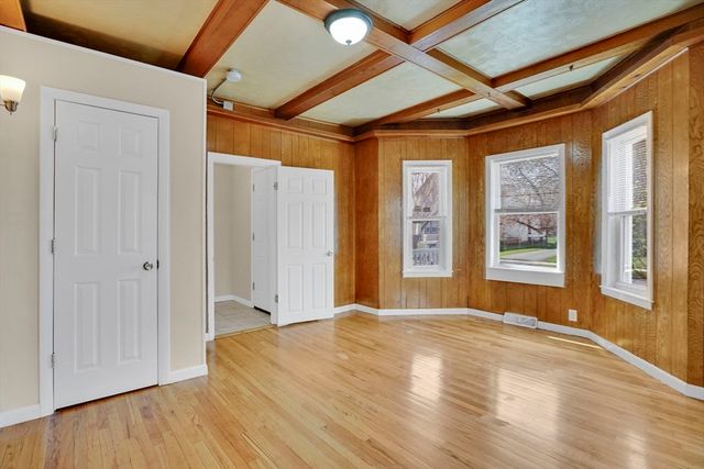38 Whitman St, Chicopee, MA 01013