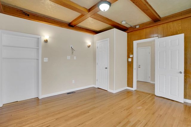 38 Whitman St, Chicopee, MA 01013