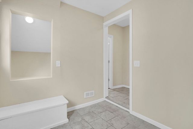 38 Whitman St, Chicopee, MA 01013
