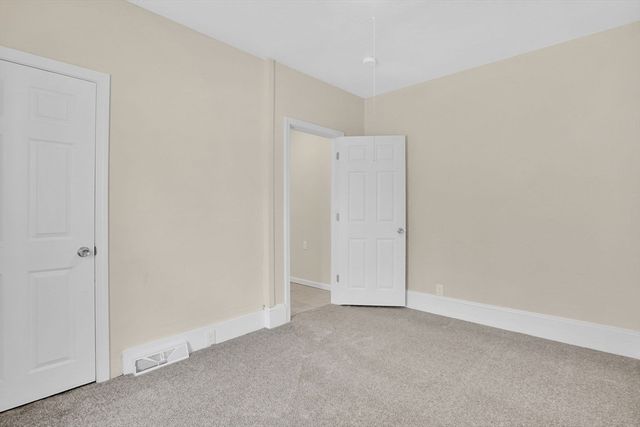 38 Whitman St, Chicopee, MA 01013