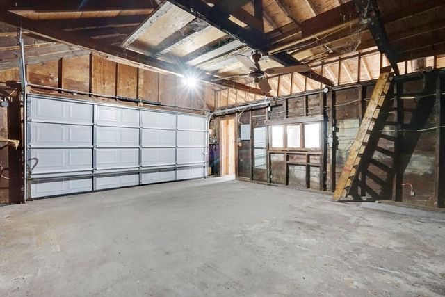 38 Whitman St, Chicopee, MA 01013