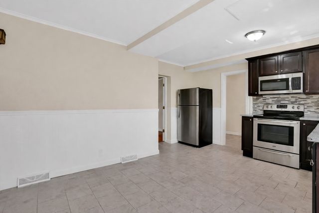 38 Whitman St, Chicopee, MA 01013