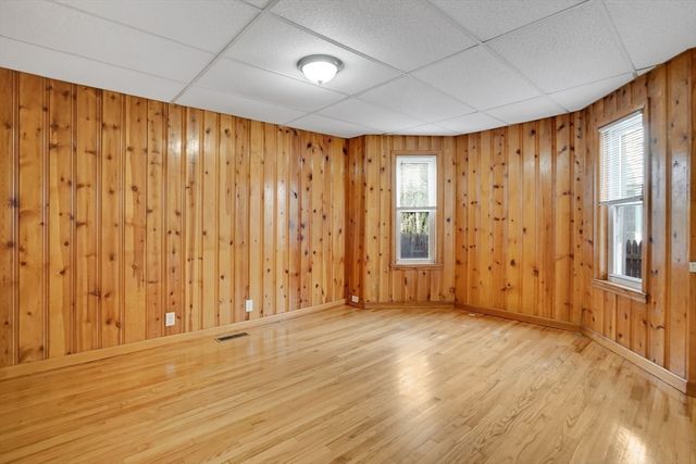 38 Whitman St, Chicopee, MA 01013