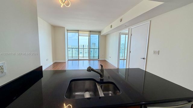 50 Biscayne Blvd 4507, Miami, FL 33132
