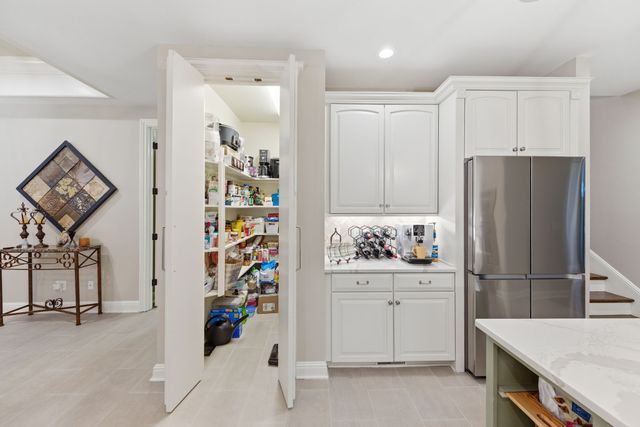 9421 Whittingham Dr, Brentwood, TN 37027