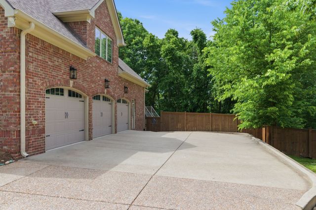 9421 Whittingham Dr, Brentwood, TN 37027