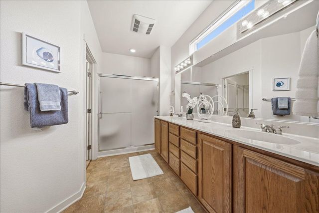 1017 Longhorn Ln, Lincoln, CA 95648