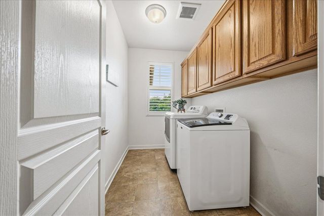 1017 Longhorn Ln, Lincoln, CA 95648