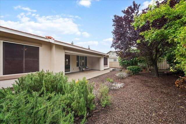 1017 Longhorn Ln, Lincoln, CA 95648